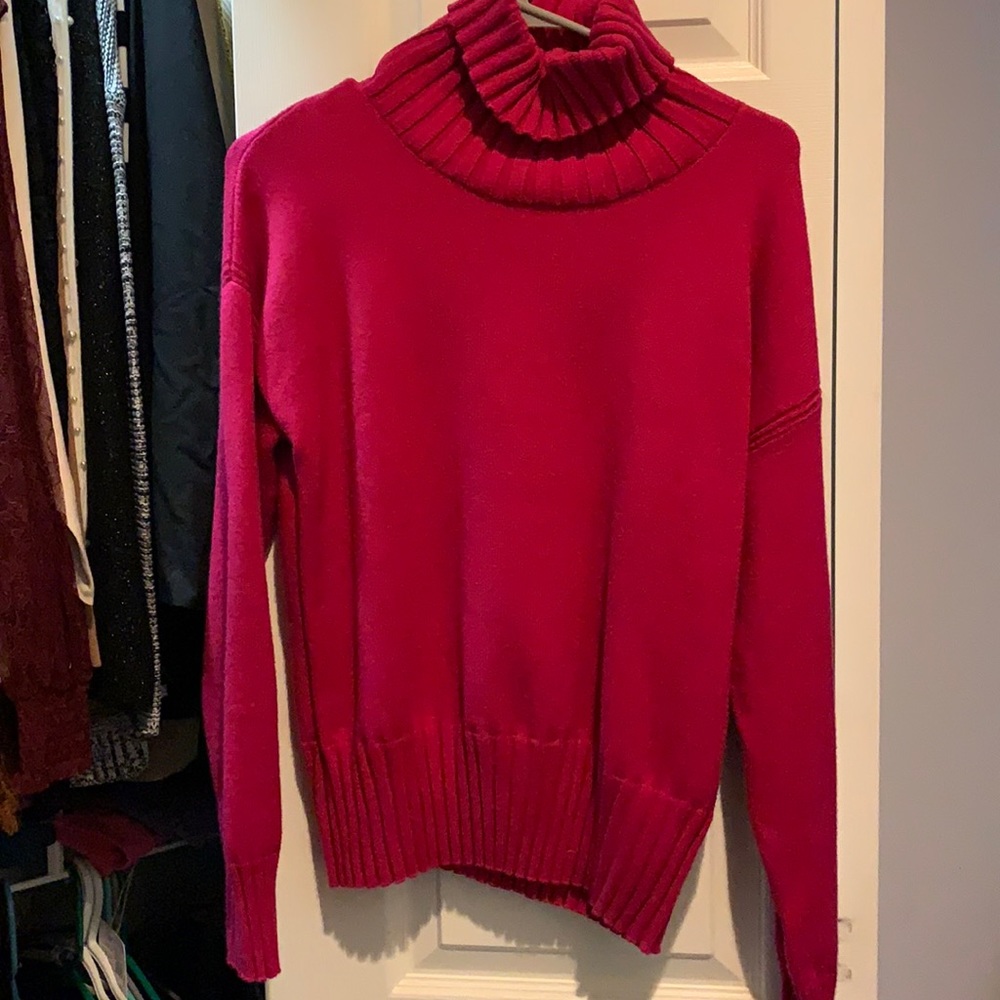 Like new turtleneck sweater